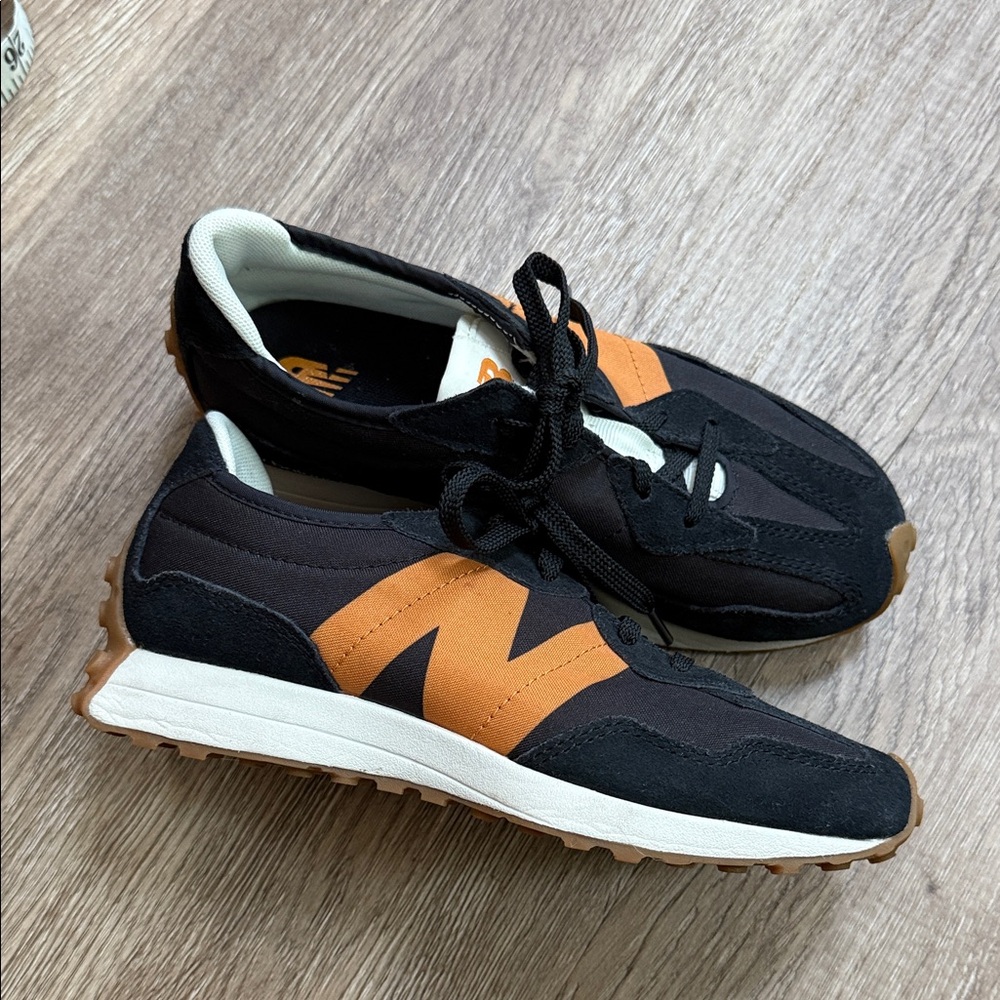 Balance Kids Black and Orange Sneakers